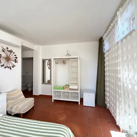 Bio&b Acquaviva Oda ve Kahvaltı 4*