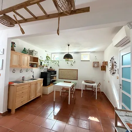 Bio&b Acquaviva Oda ve Kahvaltı 4*